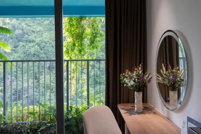 Habitación King con vistas a la montaña — Vela Cat Ba Beach Resort - Flamingo Sea & Sand